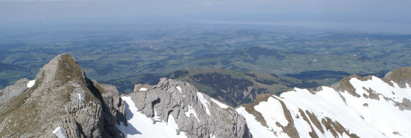 [Bild vom
Gipfel nach Nordwesten]