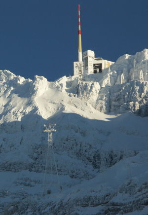 [Bild der
Sendeanlage auf dem Säntis]